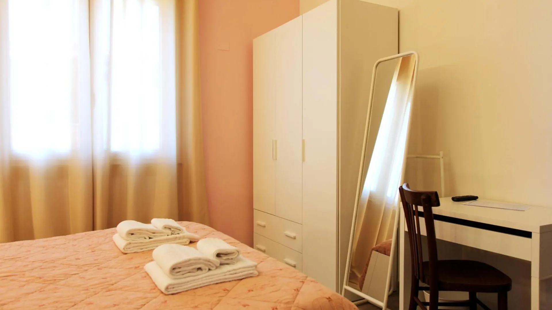 Maison N&M Desenzano del Garda Bed & Breakfast