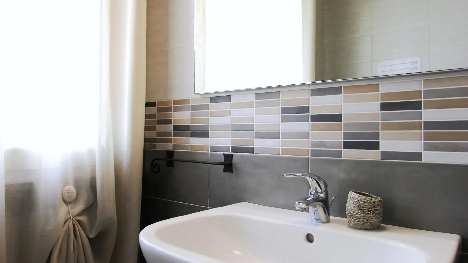 Bed & Breakfast Maison N&M Desenzano del Garda